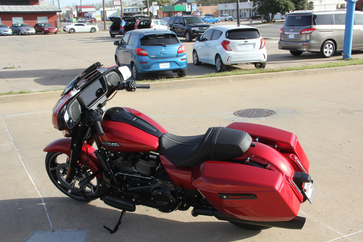 2025 Harley-Davidson Street Glide Brilliant Red - Black Finish - Photo 7