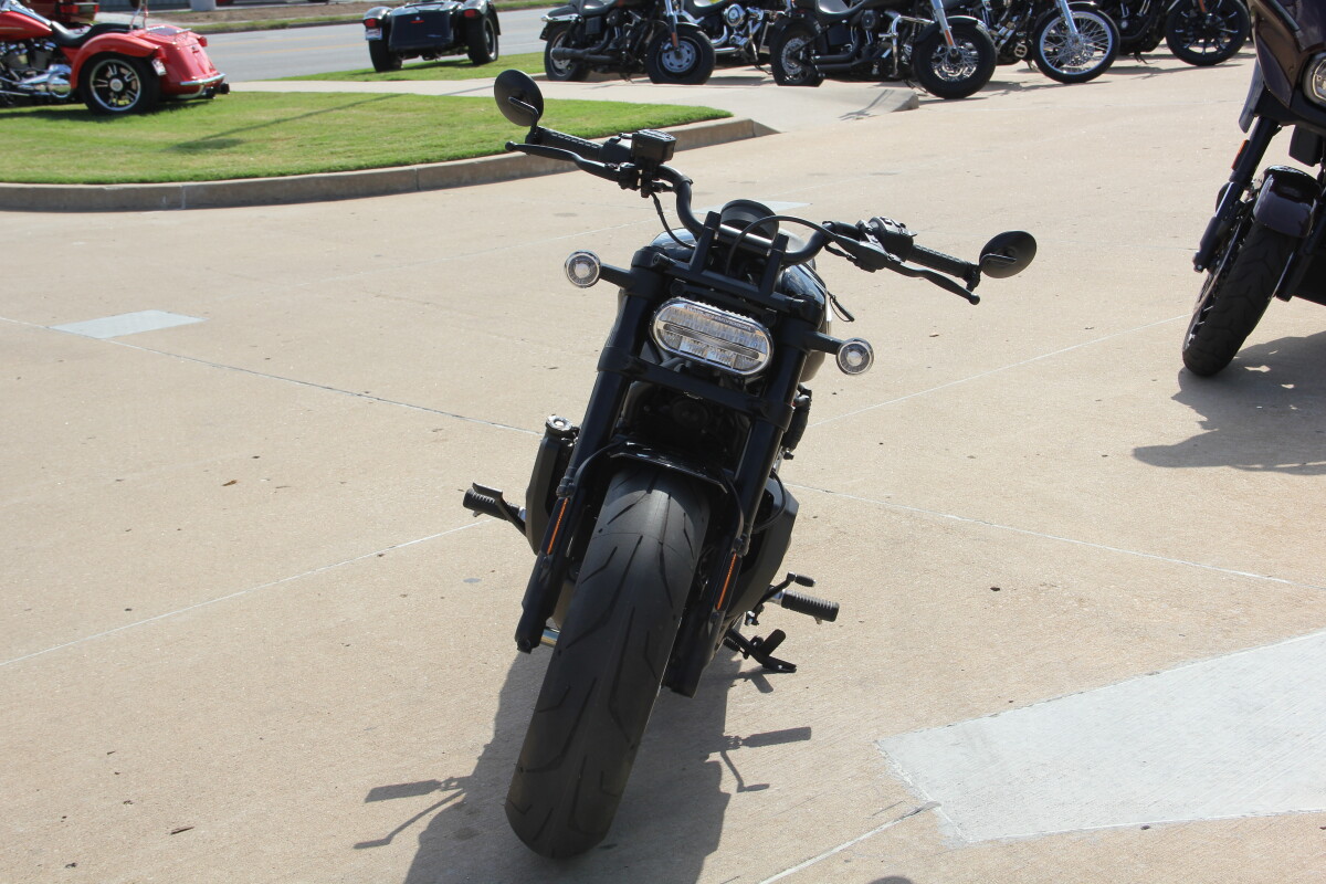 2025 Harley-Davidson Sportster S Vivid Black - Photo 8