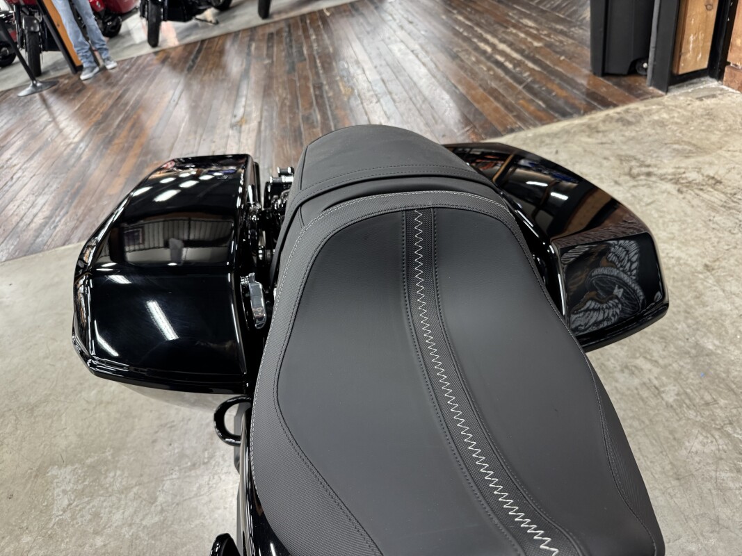 2025 Harley-Davidson Road Glide FLTRX - Photo 4