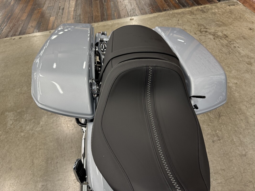 2025 Harley-Davidson Street Glide FLHX - Photo 5