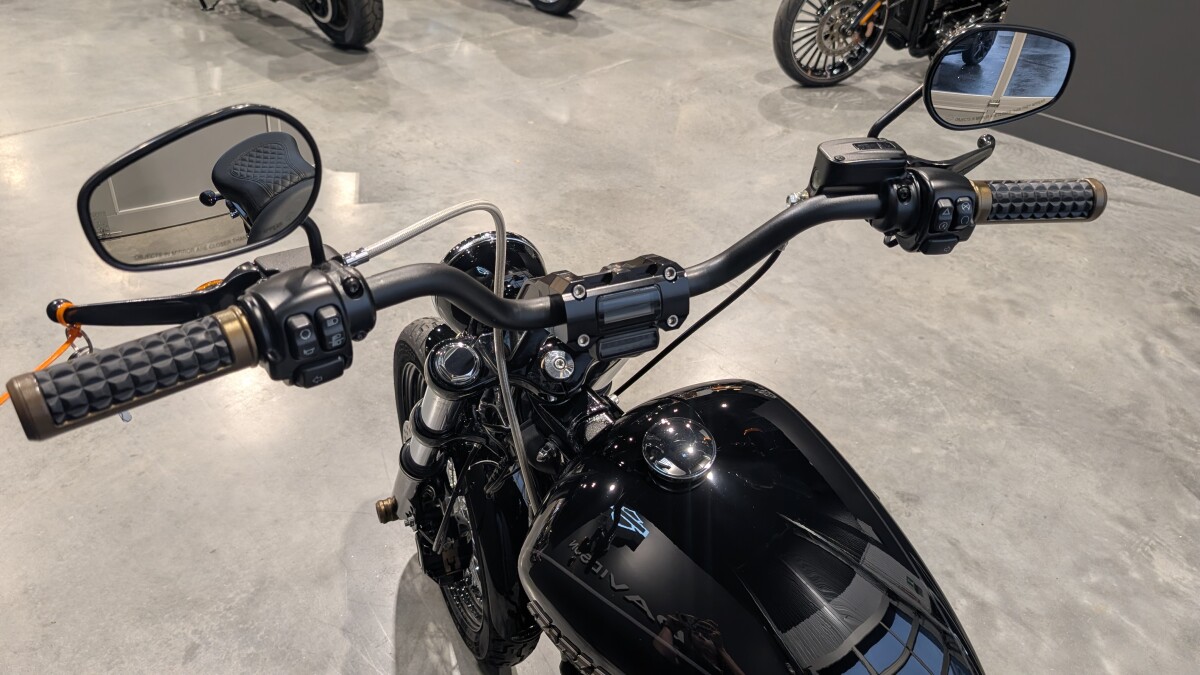 2020 Harley-Davidson Street Bob Vivid Black - Photo 6