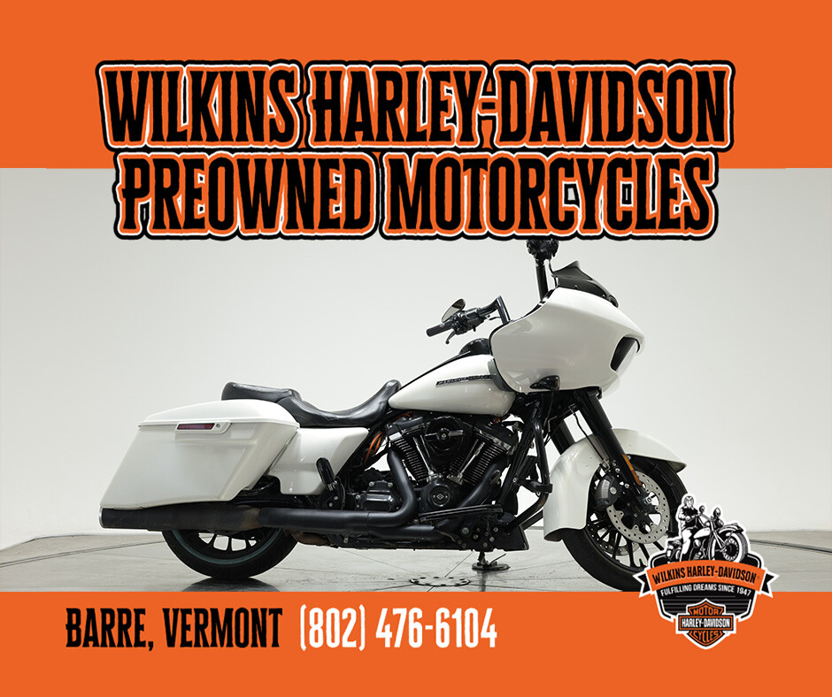 2018 HARLEY-DAVIDSON FLTRXS ROAD GLIDE SPECIAL in Bonneville Salt Pearl with 12395 miles - Photo 2
