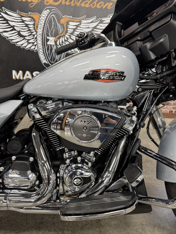 2025 Harley-Davidson Street Glide FLHX - Photo 2