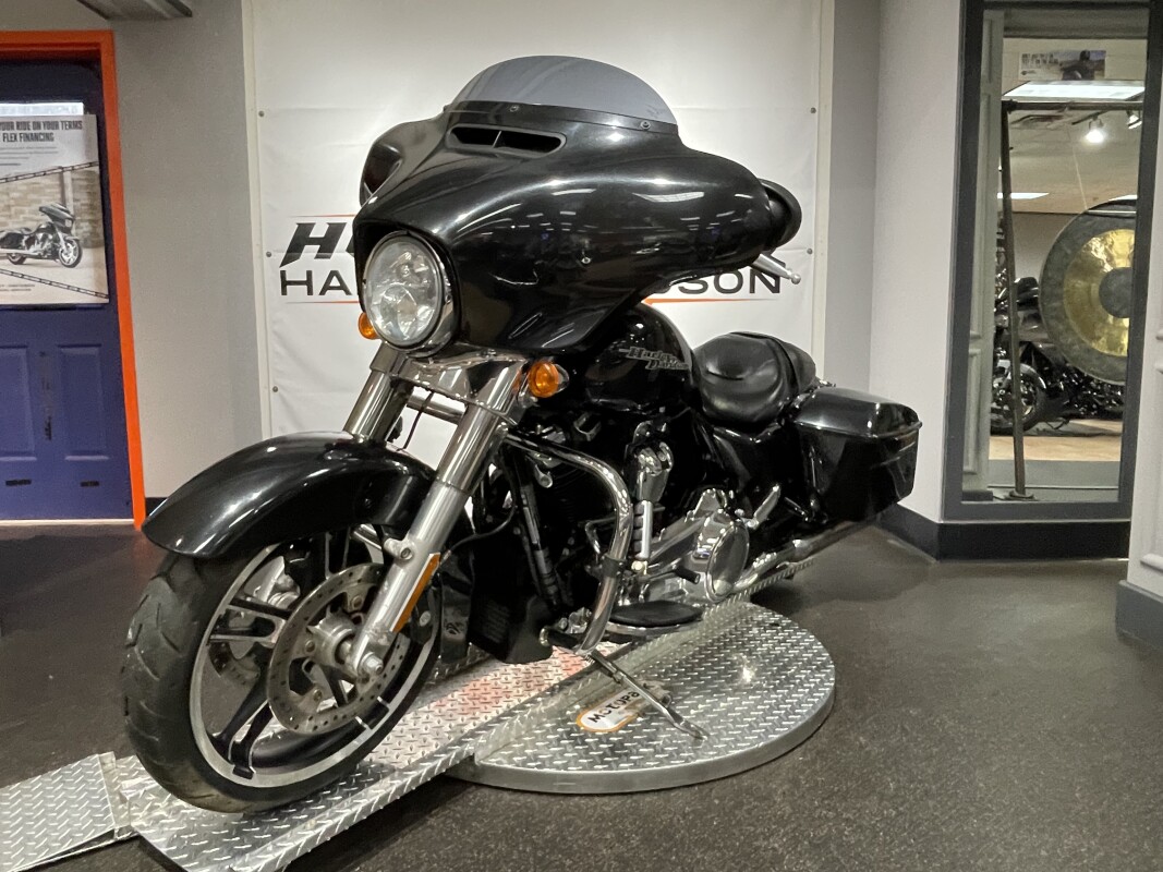2018 Harley-Davidson Street Glide - Photo 4