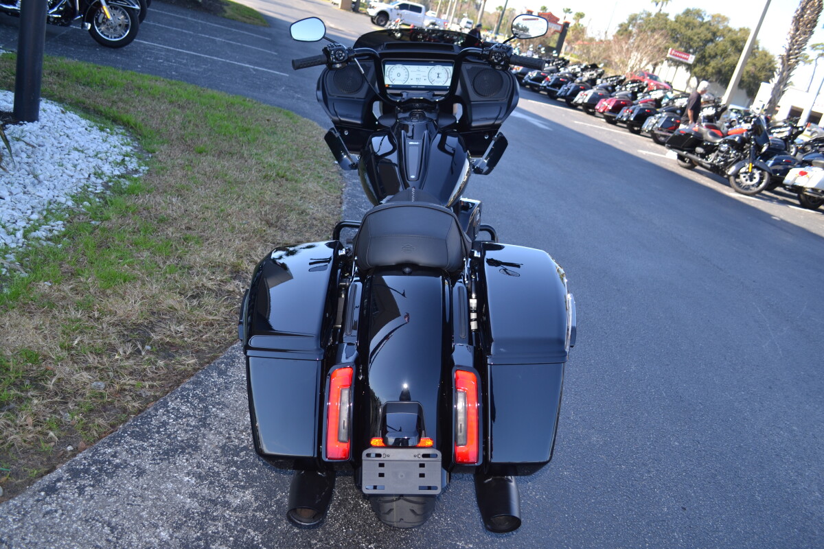 FLTRX 2025 Road Glide - Photo 8