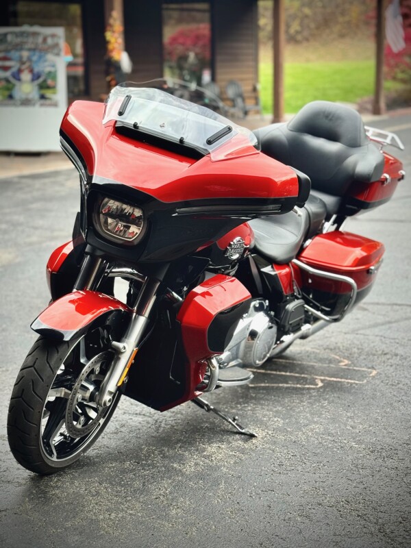 2025 Harley-Davidson Street Glide Ultra Whiskey Fire / Vivid Black - Photo 6