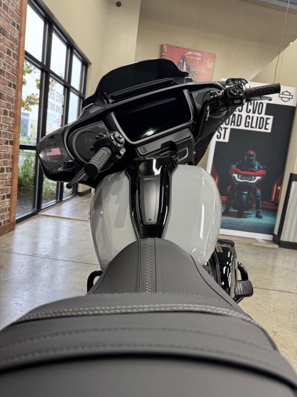 2025 Harley-Davidson Street Glide FLHX - Photo 4