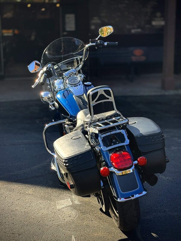2022 Harley-Davidson Heritage Classic 114 Reef Blue/Vivid Black (Black Finish w/Cast Wheels) - Photo 5
