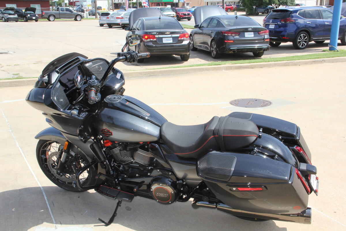 2025 Harley-Davidson CVO Road Glide Raven Fade - Photo 7