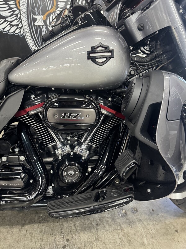 2019 Harley-Davidson CVO Limited FLHTKSE - Photo 2