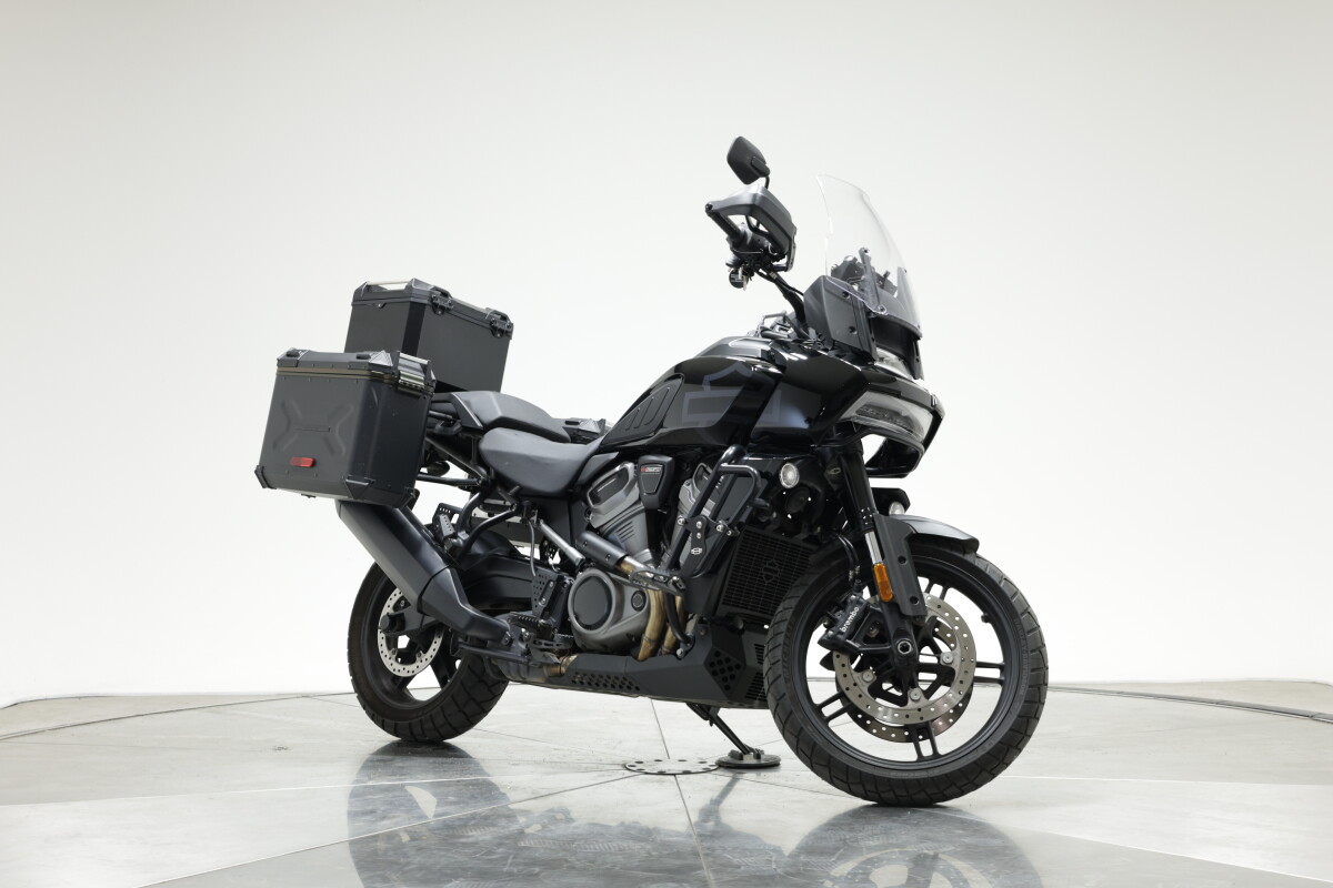 2021 Harley-Davidson RA1250S Pan America Special in Vivid Black with 14266 miles - Photo 3