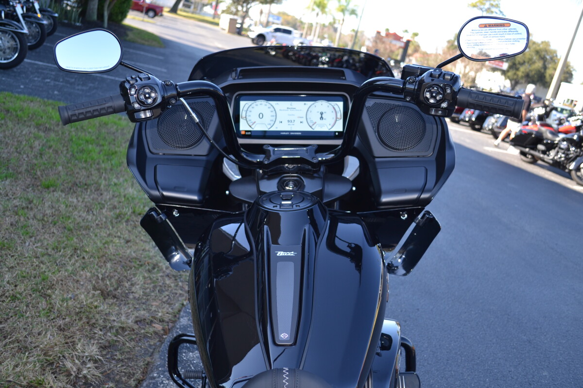 FLTRX 2025 Road Glide - Photo 10