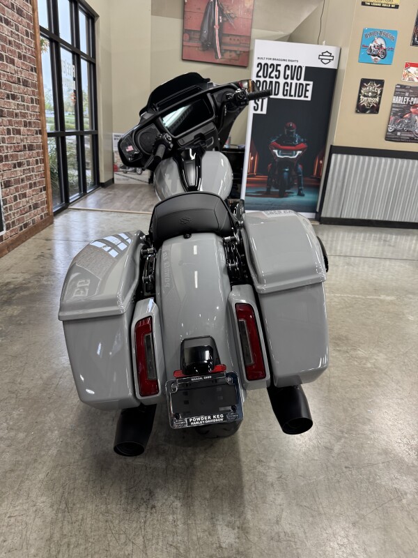 2025 Harley-Davidson Street Glide FLHX - Photo 7