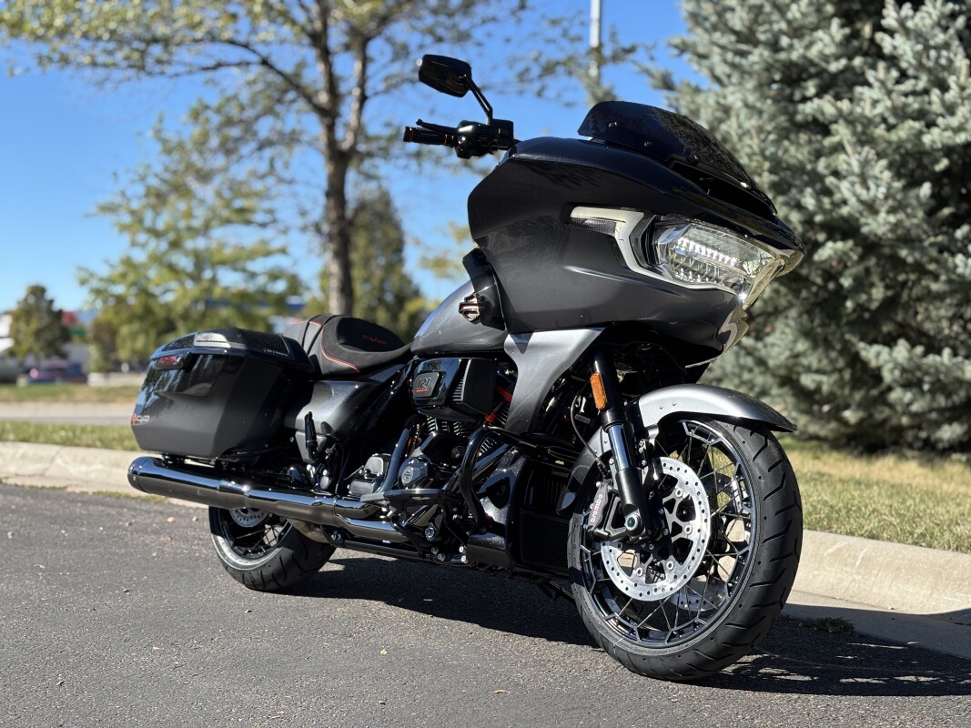 2025 Harley-Davidson CVO Road Glide Raven Fade - Photo 2