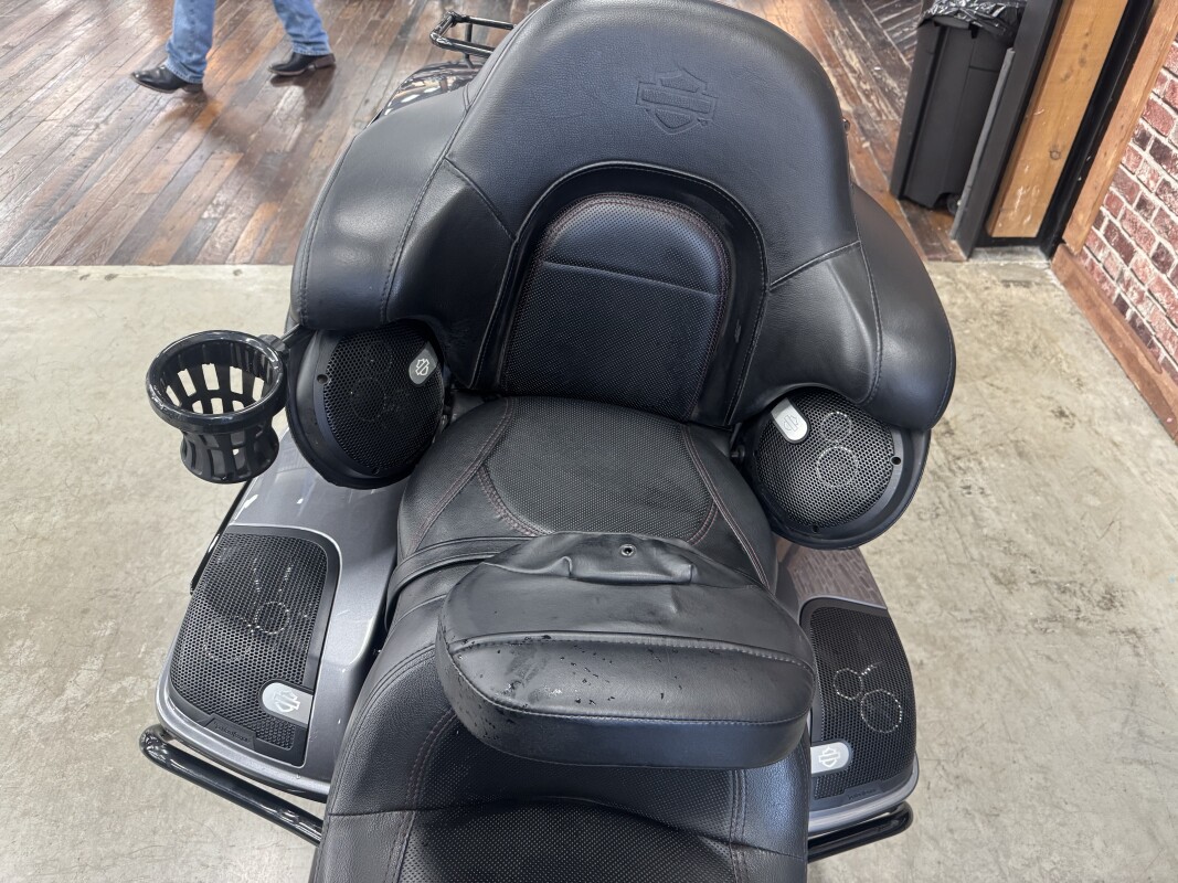 2019 Harley-Davidson CVO Limited FLHTKSE - Photo 5