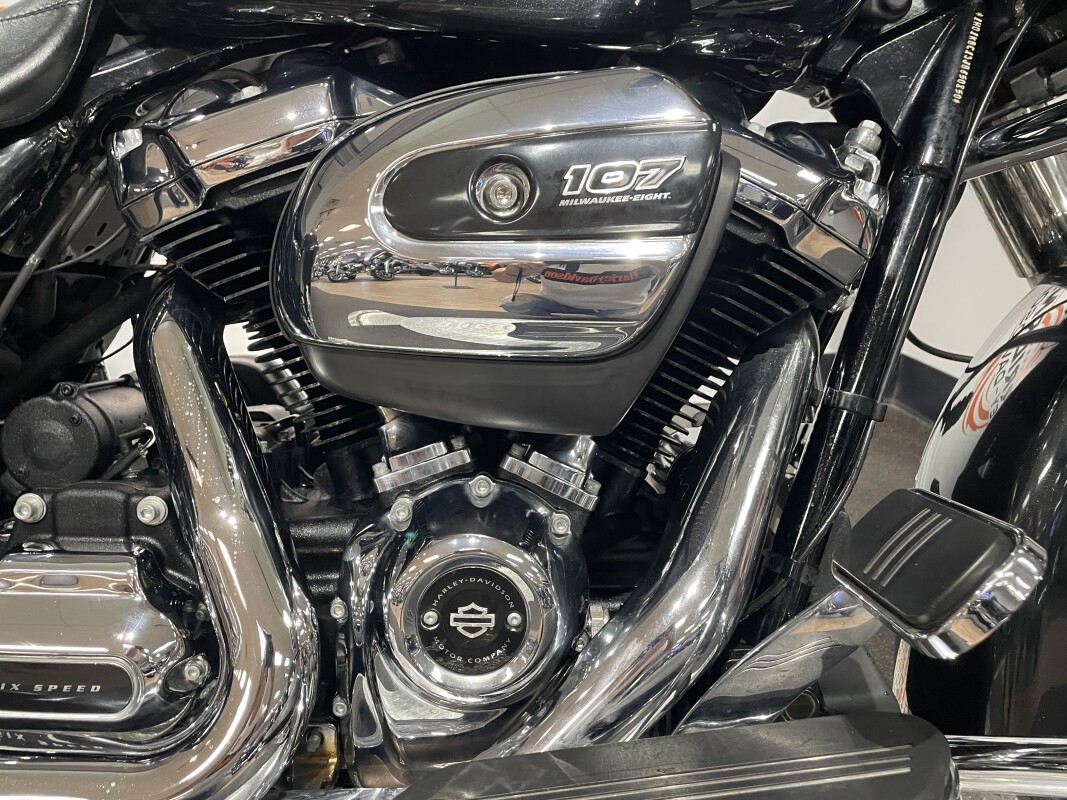 2018 Harley-Davidson Street Glide - Photo 10