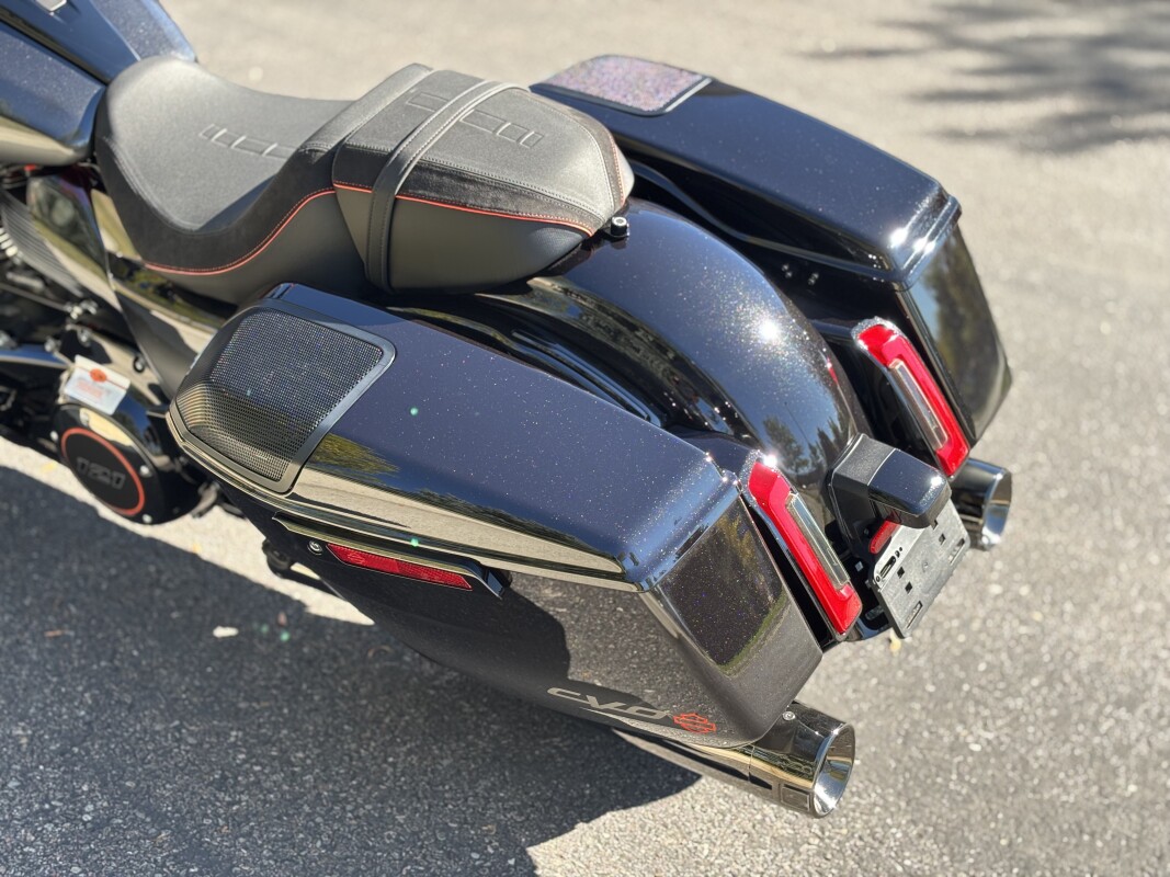 2025 Harley-Davidson CVO Road Glide Raven Fade - Photo 9