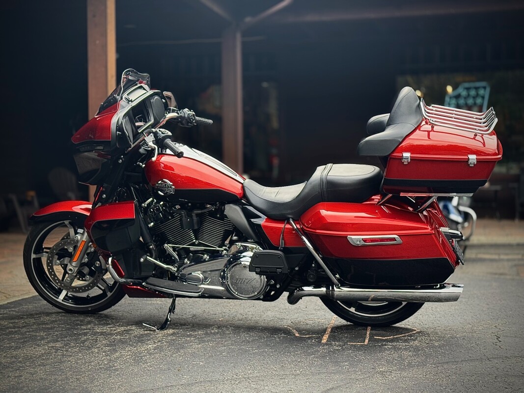 2025 Harley-Davidson Street Glide Ultra Whiskey Fire / Vivid Black - Photo 9