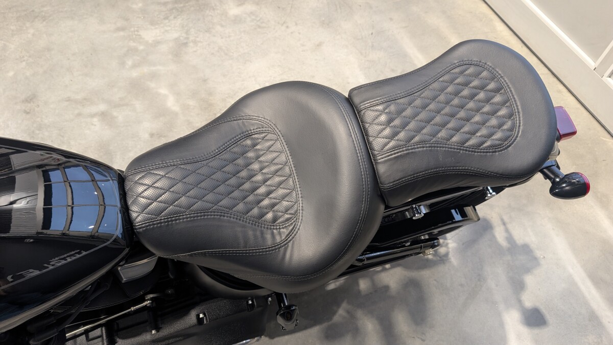 2020 Harley-Davidson Street Bob Vivid Black - Photo 5