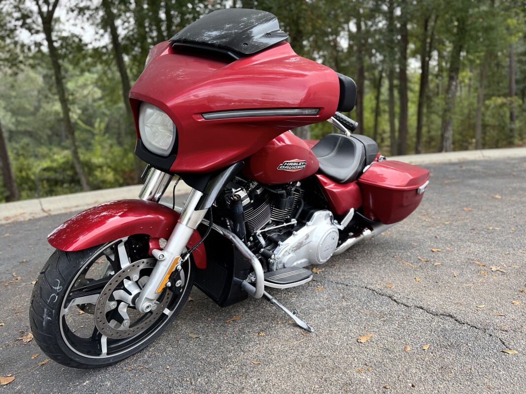 FLHX 2025 Street Glide - Photo 3