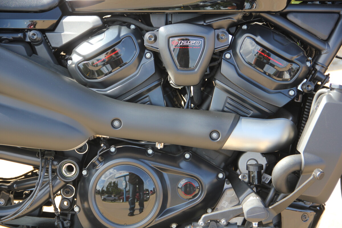 2025 Harley-Davidson Sportster S Vivid Black - Photo 10