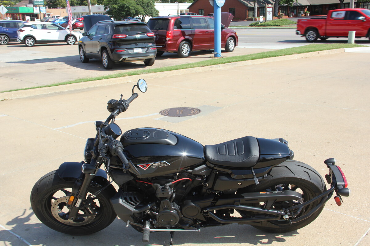 2025 Harley-Davidson Sportster S Vivid Black - Photo 3