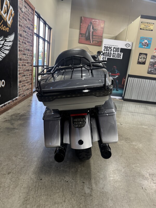 2019 Harley-Davidson CVO Limited FLHTKSE - Photo 7