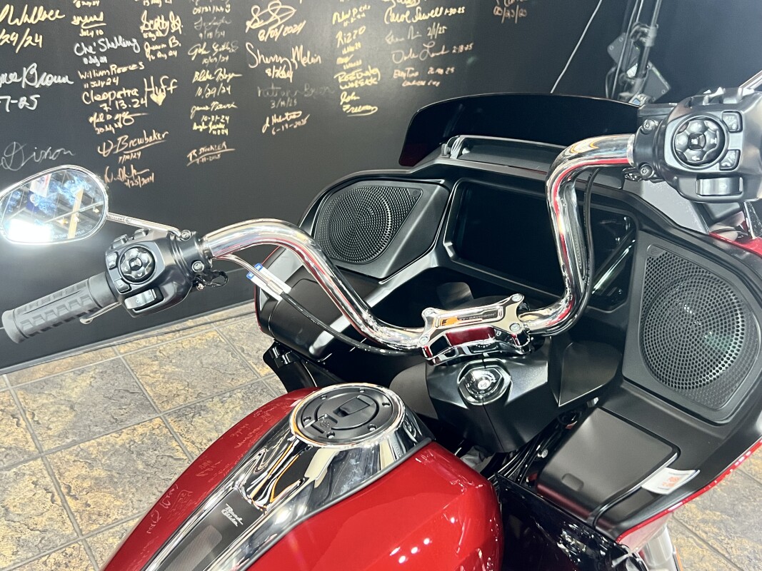2025 Harley-Davidson Road Glide - Photo 2