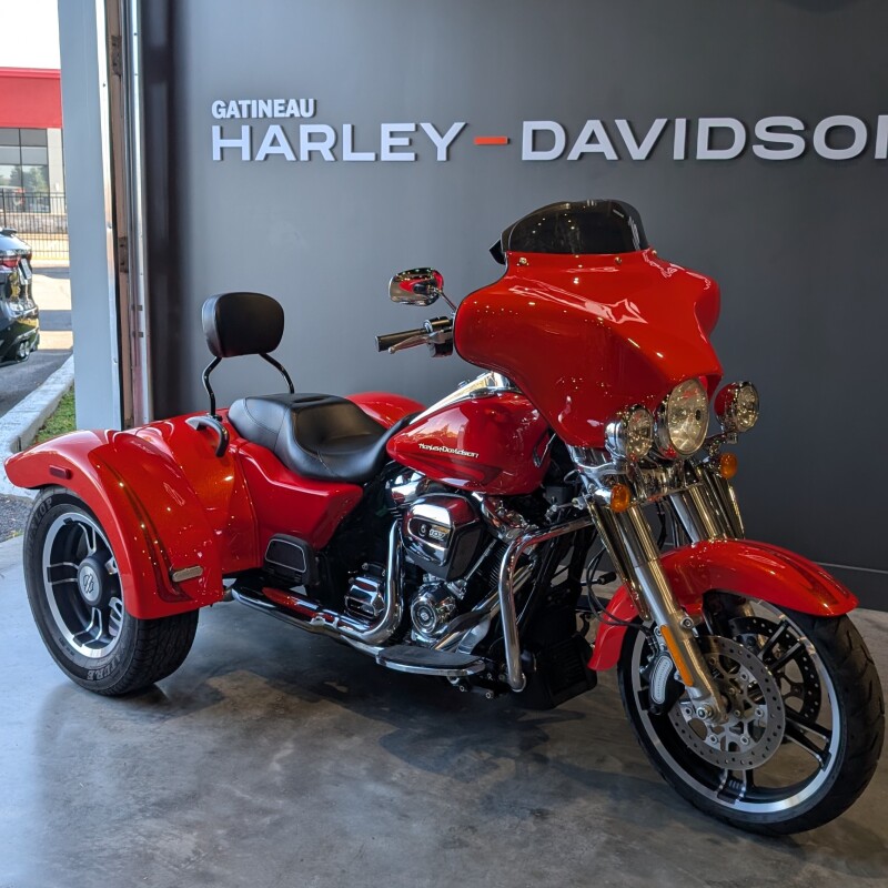 PENDING SALE 2017 Harley-Davidson Freewheeler Custom Colour Laguna Orange