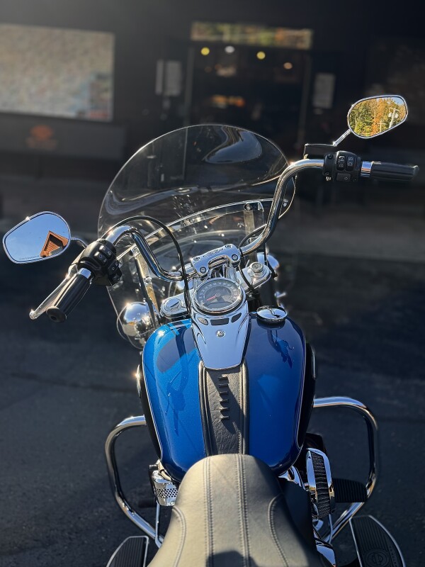 2022 Harley-Davidson Heritage Classic 114 Reef Blue/Vivid Black (Black Finish w/Cast Wheels) - Photo 6