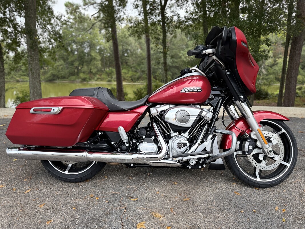 FLHX 2025 Street Glide - Photo 9