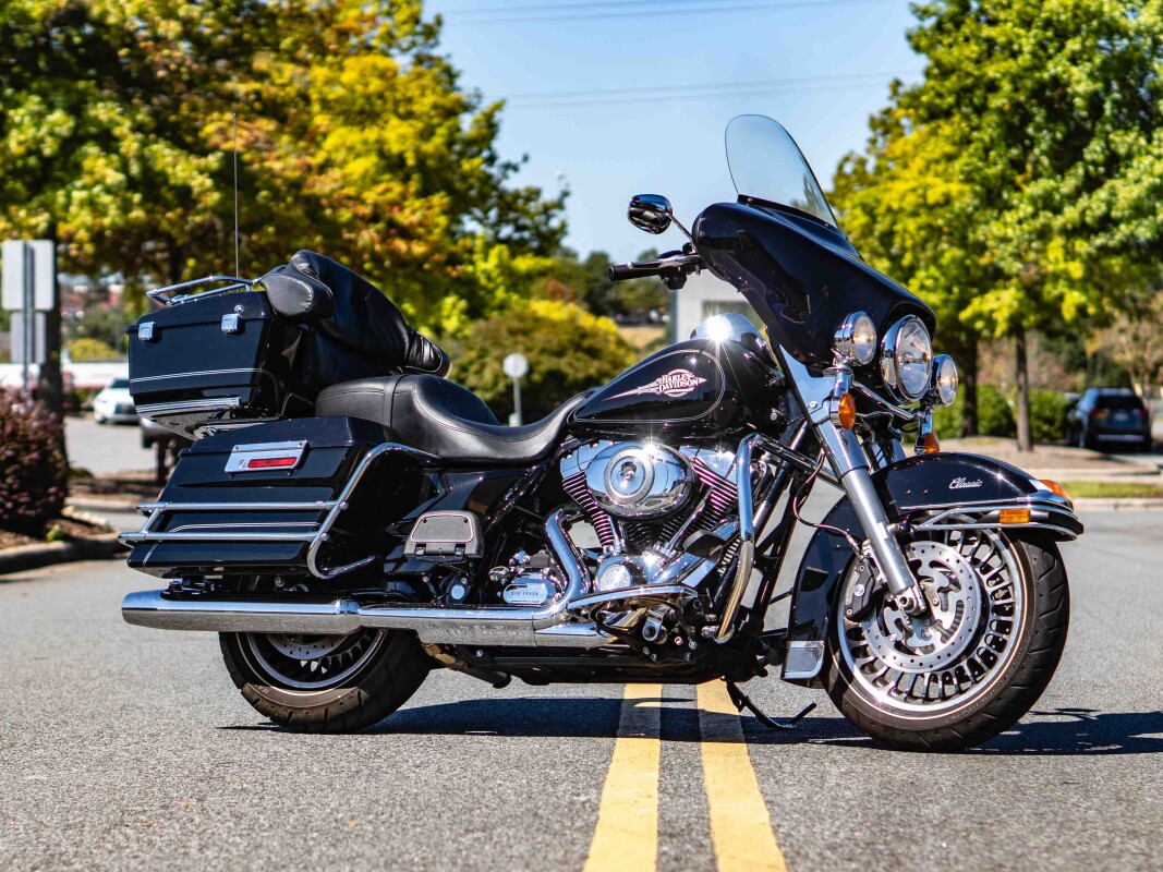 FLHTC 2010 Electra Glide Classic - Photo 2
