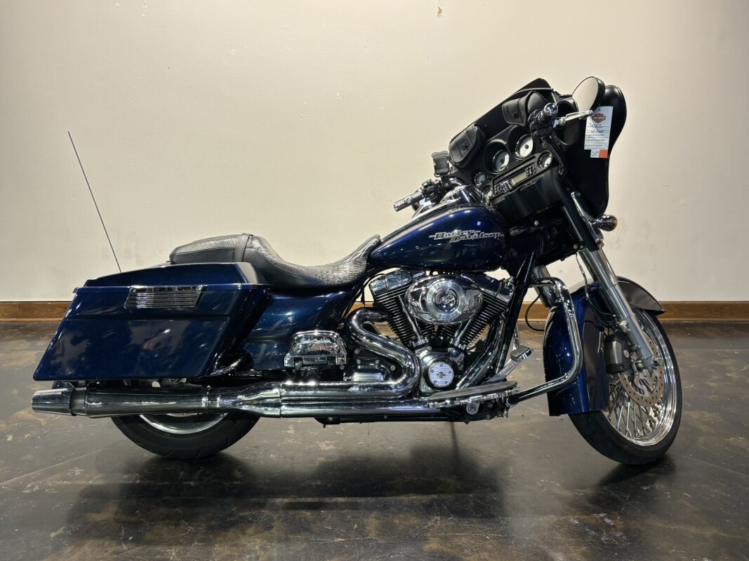 2012 HD FLHX103