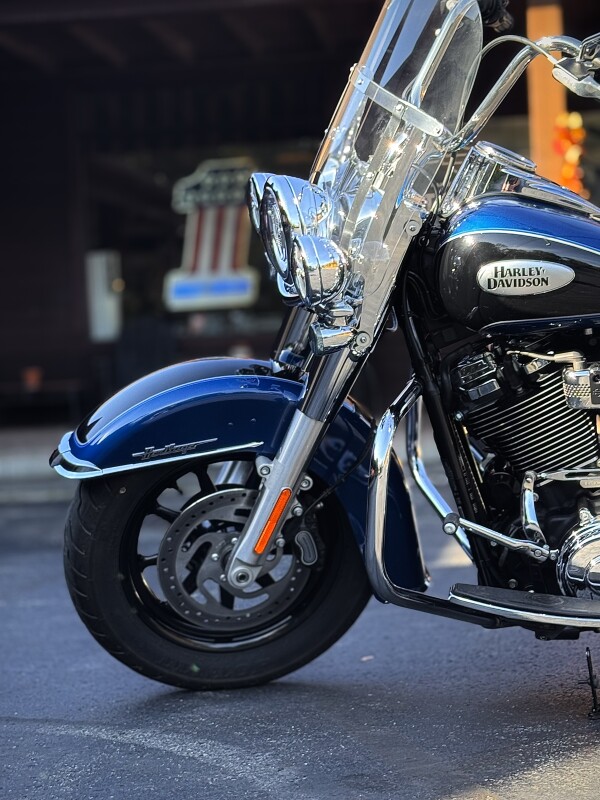 2022 Harley-Davidson Heritage Classic 114 Reef Blue/Vivid Black (Black Finish w/Cast Wheels) - Photo 7