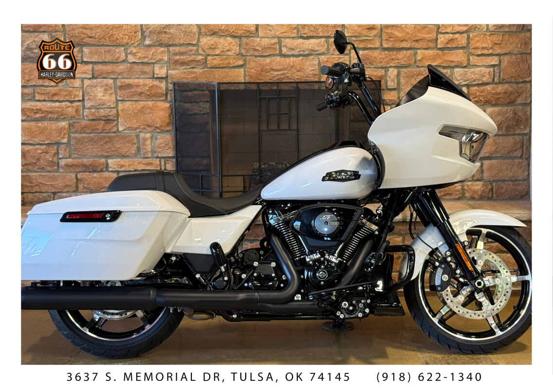 2025 Harley-Davidson Road Glide White Onyx Pearl - Black Finish