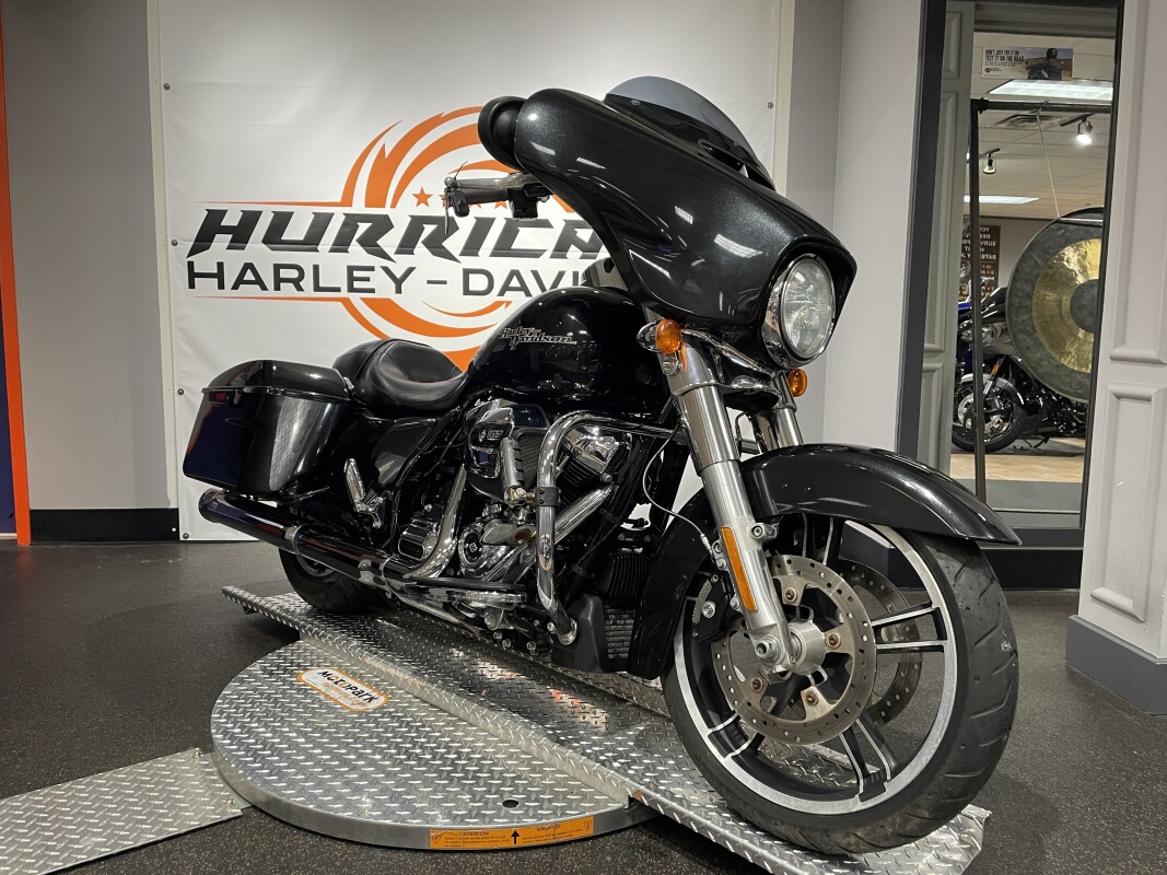 2018 Harley-Davidson Street Glide - Photo 2