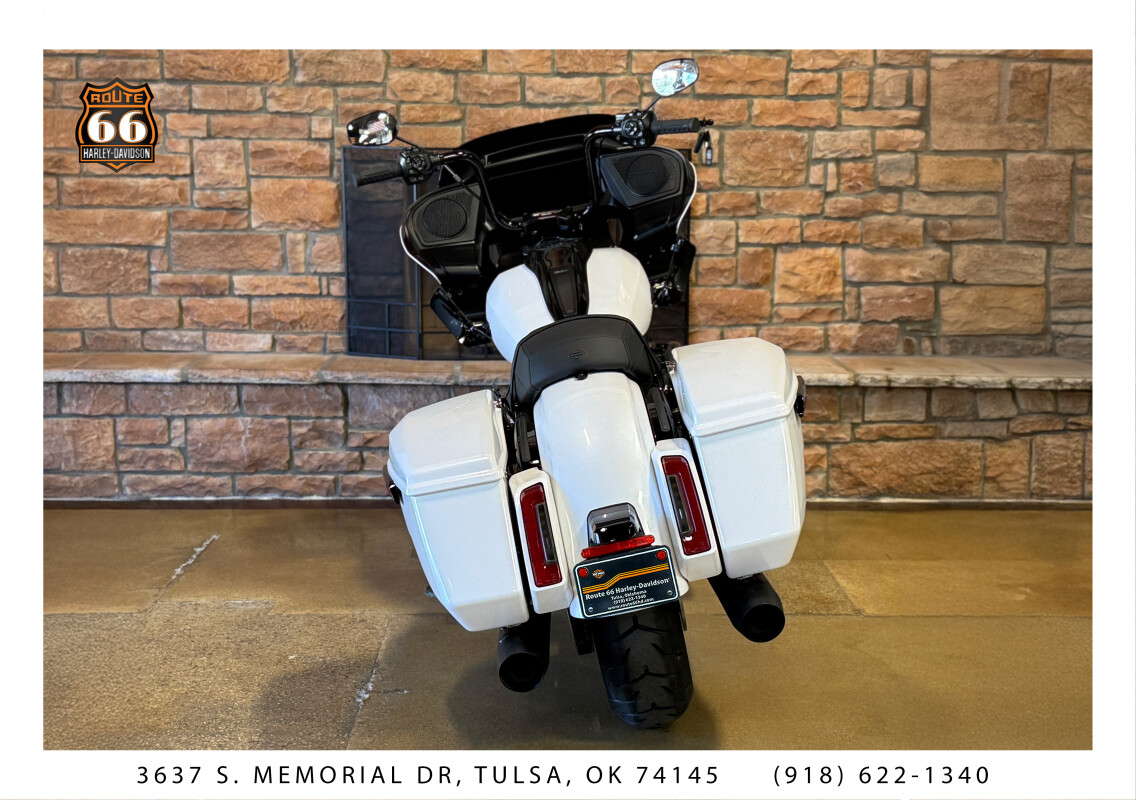 2025 Harley-Davidson Road Glide White Onyx Pearl - Black Finish - Photo 4
