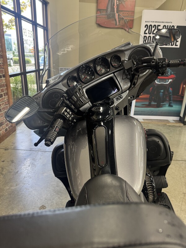 2019 Harley-Davidson CVO Limited FLHTKSE - Photo 4