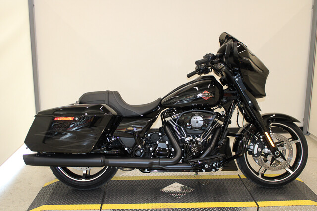 2025 Harley-Davidson Street Glide Grand American Touring FLHX