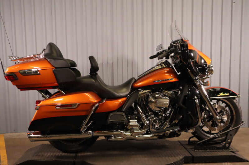 2014 Harley-Davidson® Ultra Limited FLHTK