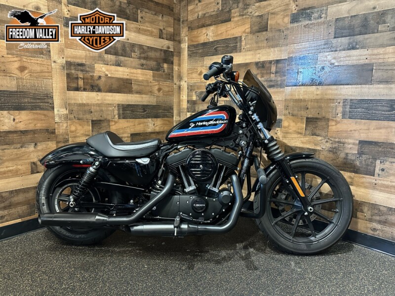 2021 Harley-Davidson® Iron 1200™ Vivid Black XL1200NS