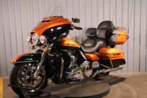 2014 Harley-Davidson® Ultra Limited FLHTK thumb 1