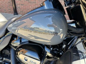 2022 Harley-Davidson Ultra Limited FLHTK thumb 3