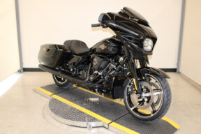 2025 Harley-Davidson Street Glide Grand American Touring FLHX thumb 2