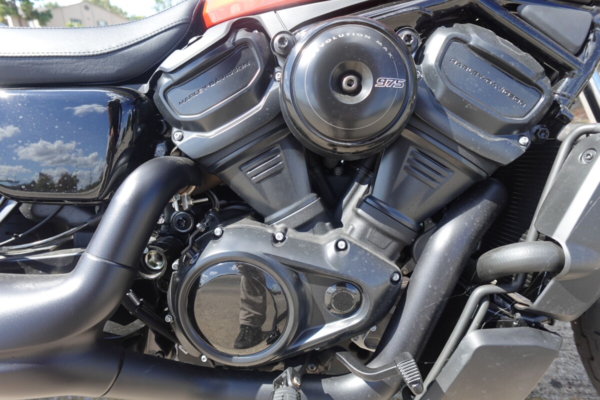 2025 Harley-Davidson Nightster RH975 - Photo 9