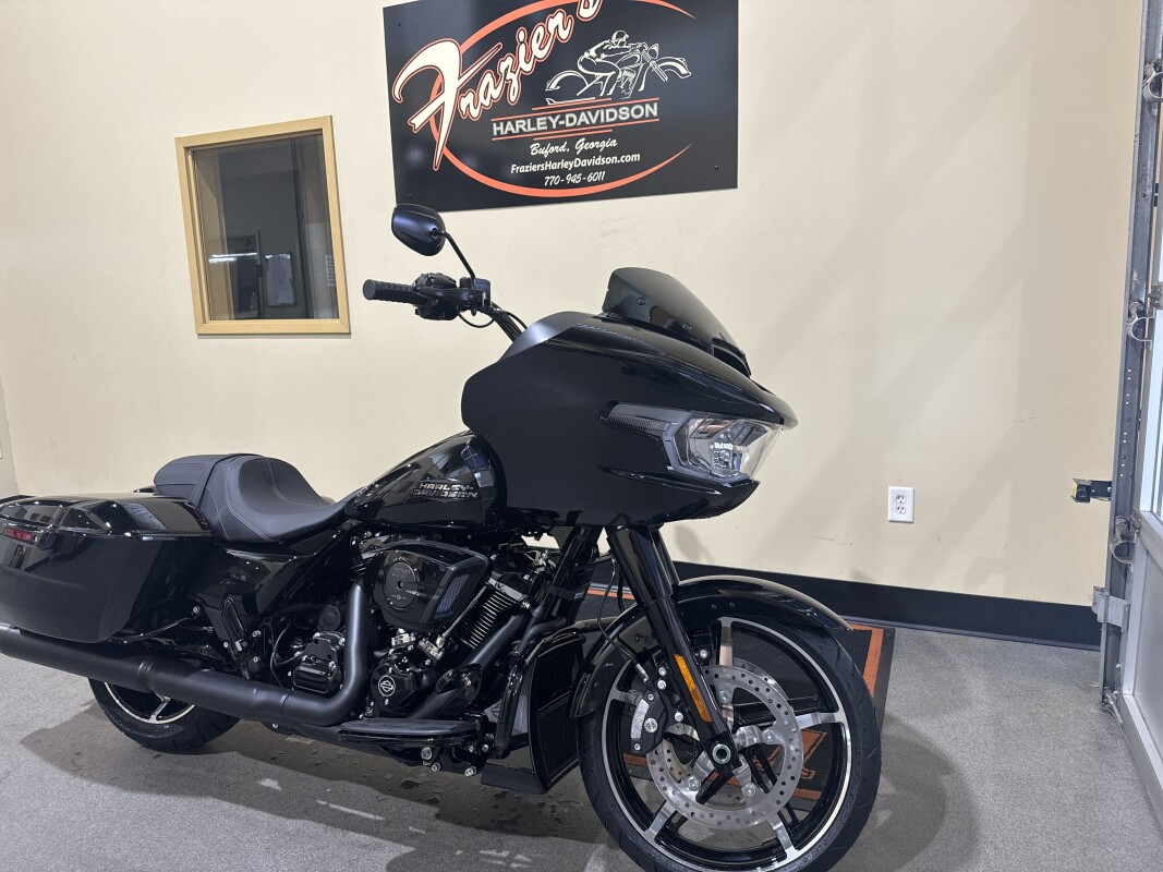 2025 Harley-Davidson Road Glide Vivid Black - Photo 3