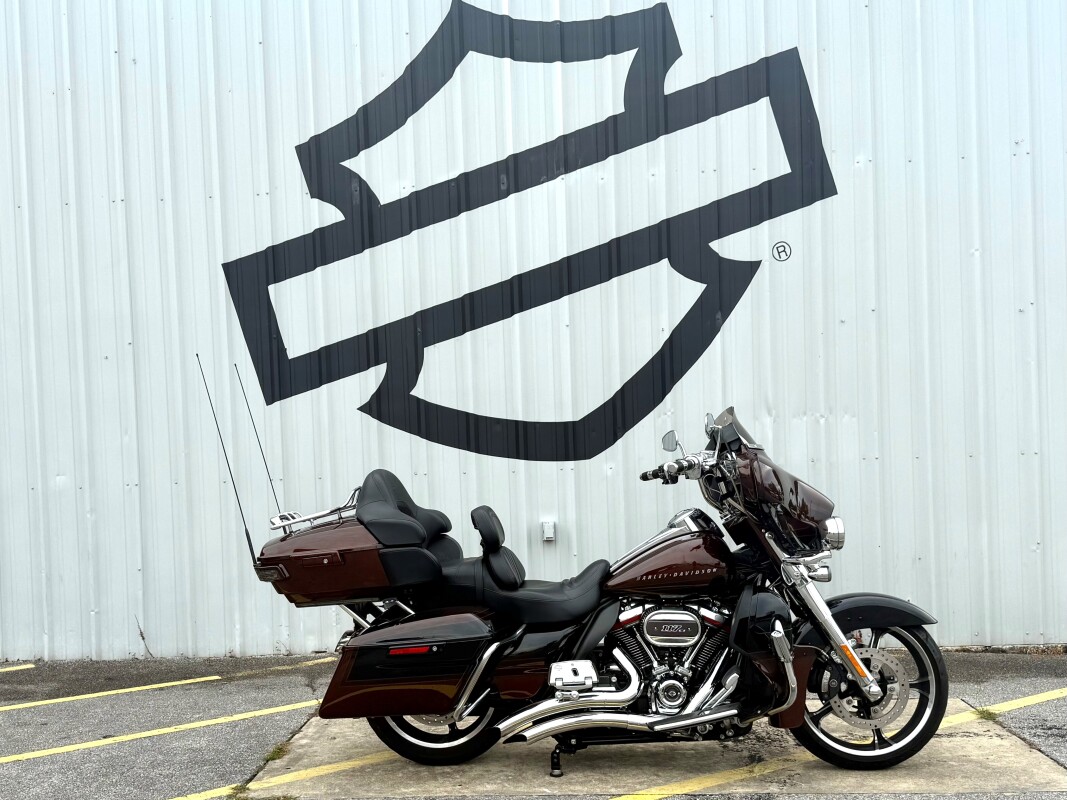 2019 Harley-Davidson CVO Limited Auburn Sunglo & Black Hole with Rich Bourbon