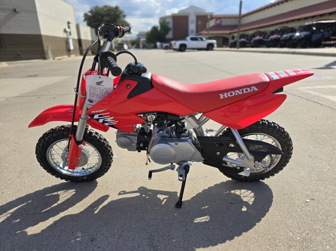 2026 Honda CRF50F - Photo 5