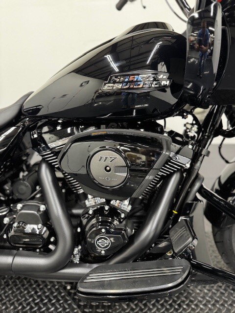 FLTRX 2025 Road Glide - Photo 4