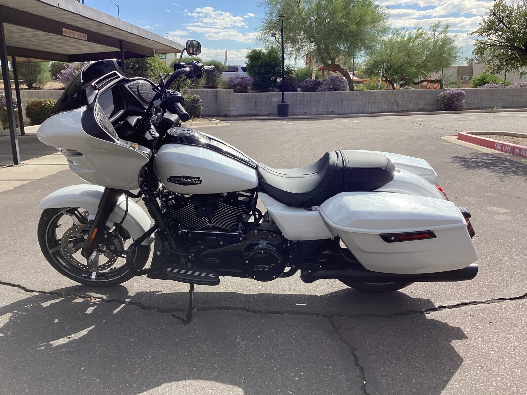 FLTRX 2025 Road Glide - Photo 4